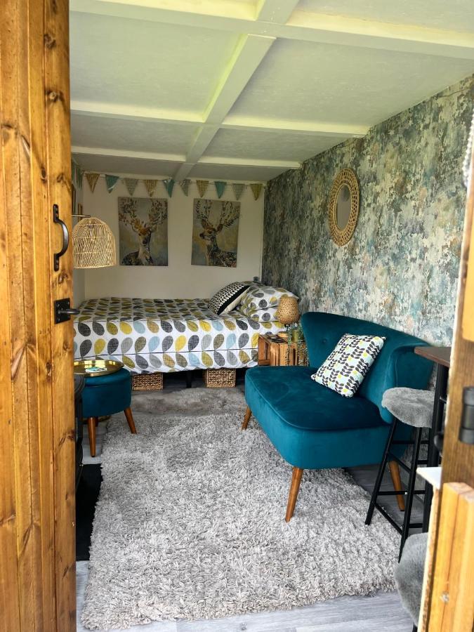 Bothy Hut Hotel Tring Bagian luar foto