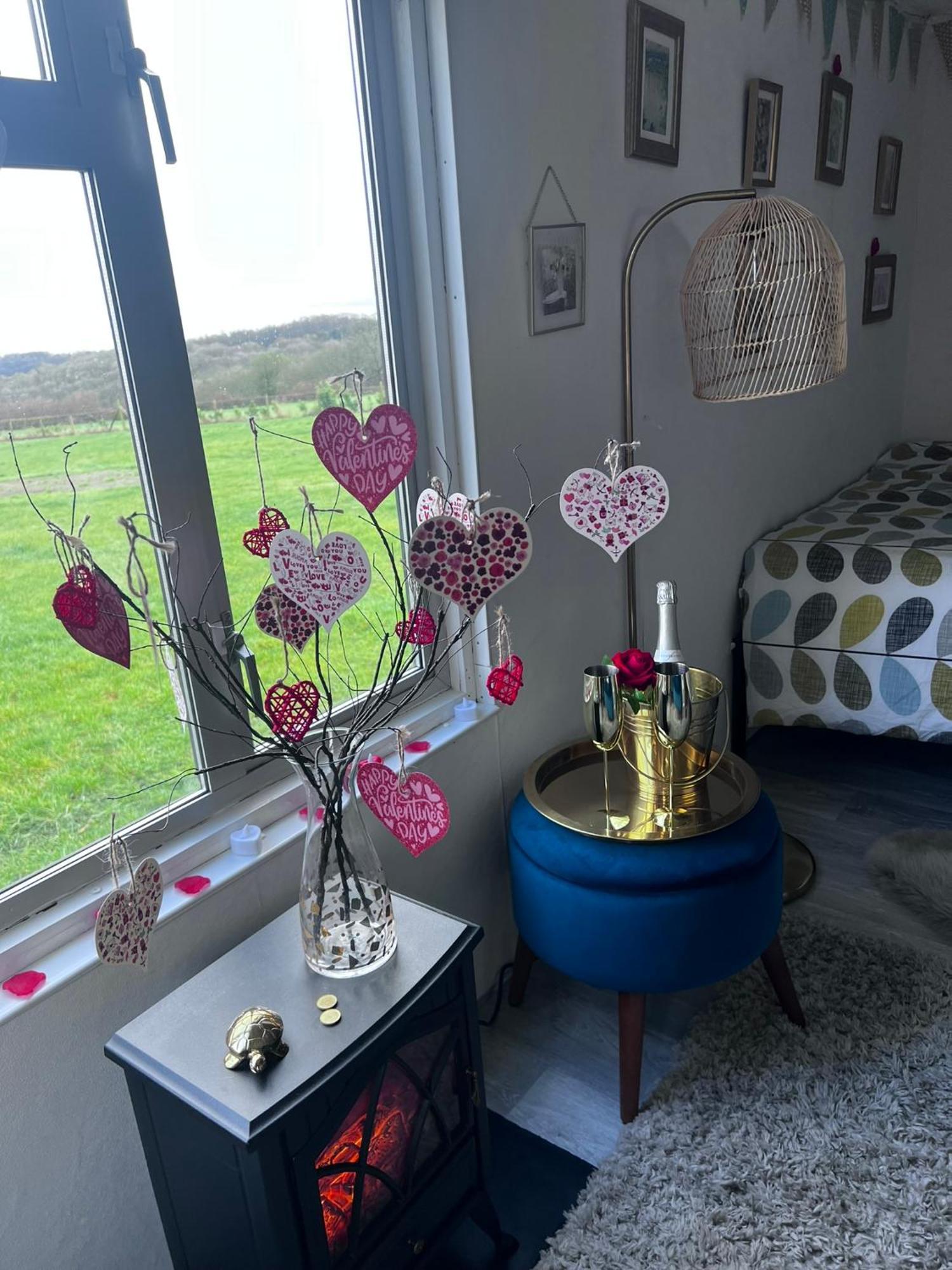 Bothy Hut Hotel Tring Bagian luar foto
