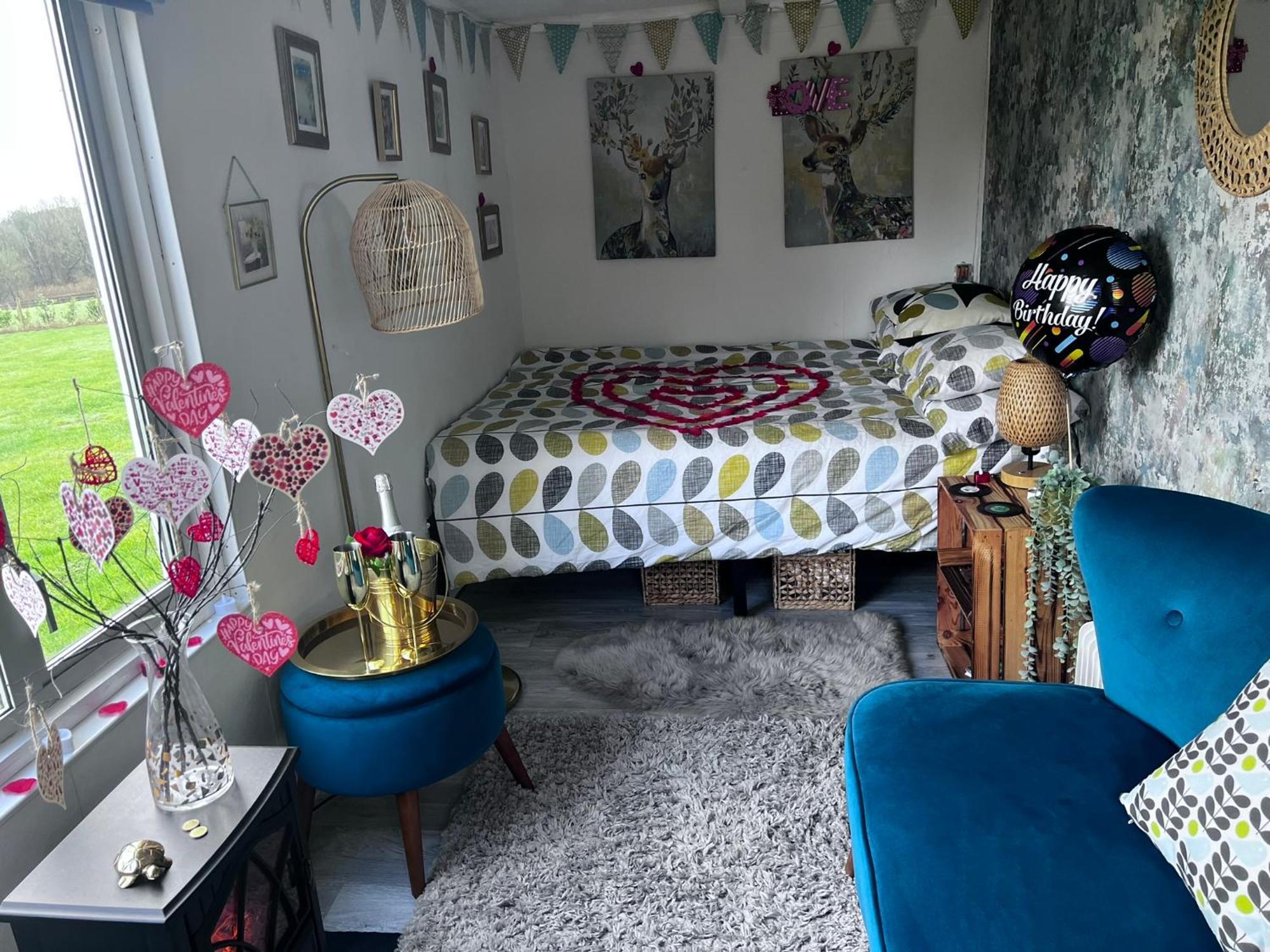 Bothy Hut Hotel Tring Bagian luar foto